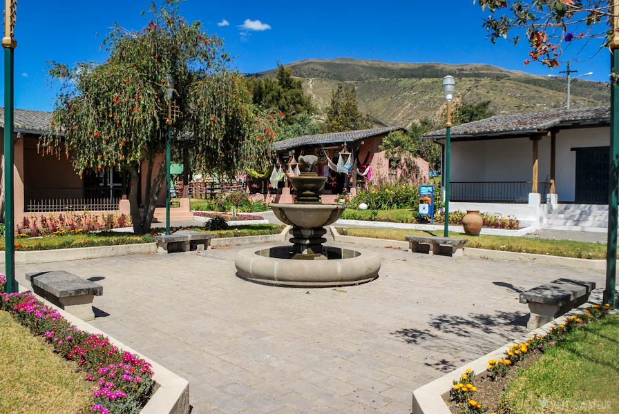 place-fontaine-tout-equateur